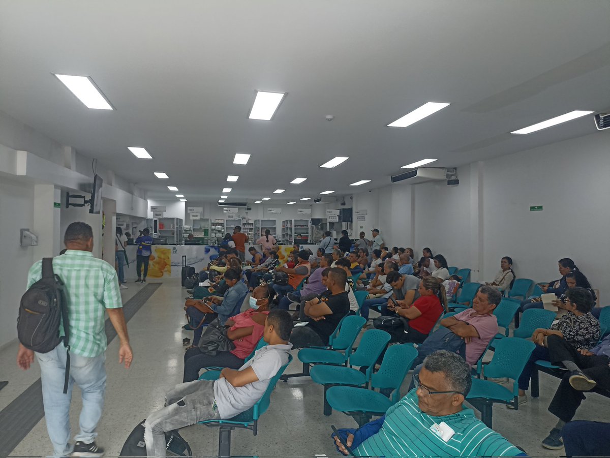SERGIOMOYAJR's tweet photo. Sres @Supersalud @petrogustavo @infopresidencia @DefensoriaCol @NoticiasCaracol @rctv mal servicio de @Audifarma_SA .. después de hacer filas por más de tres horas dicen que NO hay.. generando pendientes que NO los entregan.. @Valledupar_Col @RevistaSemana https://t.co/7BHJ9Yqowg