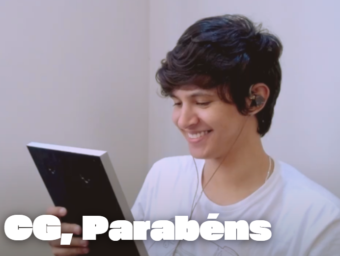 NOTheax_'s tweet photo. @CGplayoficiial Olá CG, parabéns, esse momento foi gracioso e vitorioso, nos falando da placa, e ela aparece, Deus nos ouviu. CG você merece muito isso, o seu esforço vale muito mais. Obrigado por tudo Carlos.

De seu lindo inscrito, 
Não Heax https://t.co/3dzuxUq7jK