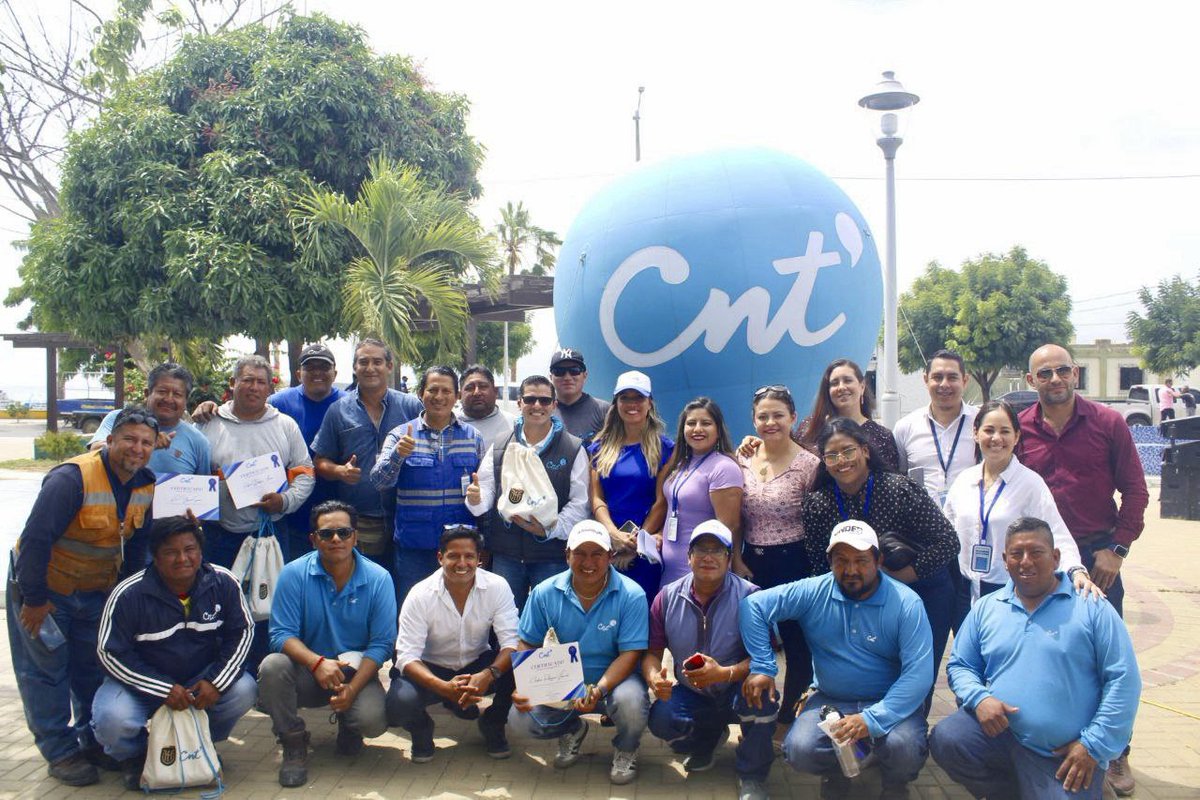 ¡Excelentes noticias!🙌
Culminamos la construcción de red de distribución óptica que beneficiará con internet de calidad a 1160 familias de la parroquia Santa Rosa, #SantaElena.🛜
En el evento de inauguración de esta obra estuvieron presentes varias autoridades locales.