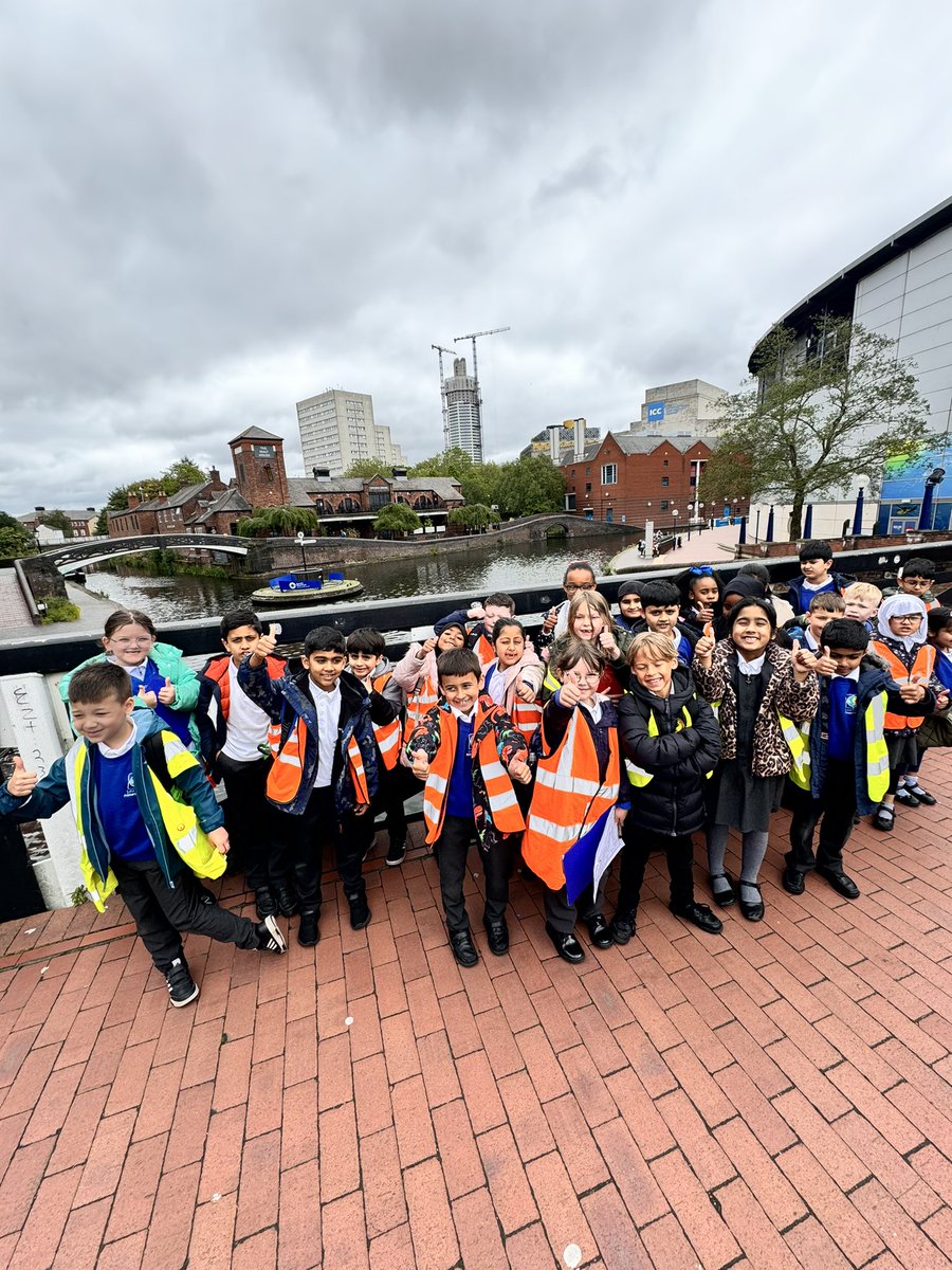 What a remarkable day exploring the city of Birmingham! 2BS had a wonderful time! 💙🩵 @Lea_Forest_HT @LFP_DHT_MrW @BirminghamEdu @LFP_MissEvans @MrsMurphy7522 @VpettittV @BM_AG @Brindleyplace @CanalRiverTrust