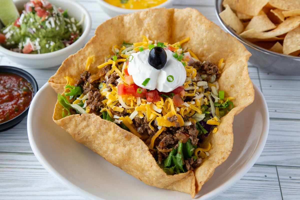 People can't stop talking about our Taco Salad — crispy flour shell, shredded lettuce, refried beans, cheese, pico de gallo, sour cream--mexi ranch
you choose: ground beef or seasoned chicken

popme.nu/jpsts305b32?ut…