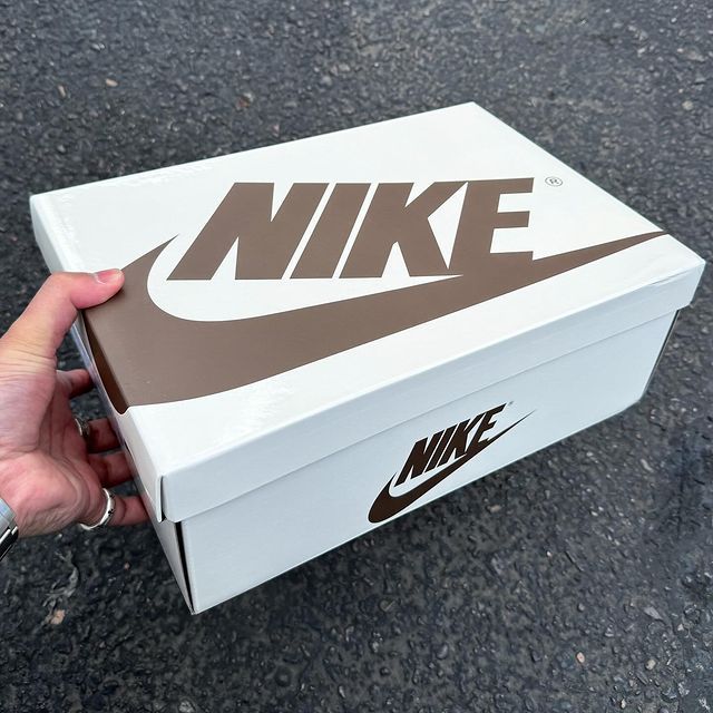JustFreshKicks's tweet photo. Travis Scott x Air Jordan 1 Low “Canary” pushed back to 5/30 💛 https://t.co/caPSRBGmud https://t.co/Yz95v5KIum