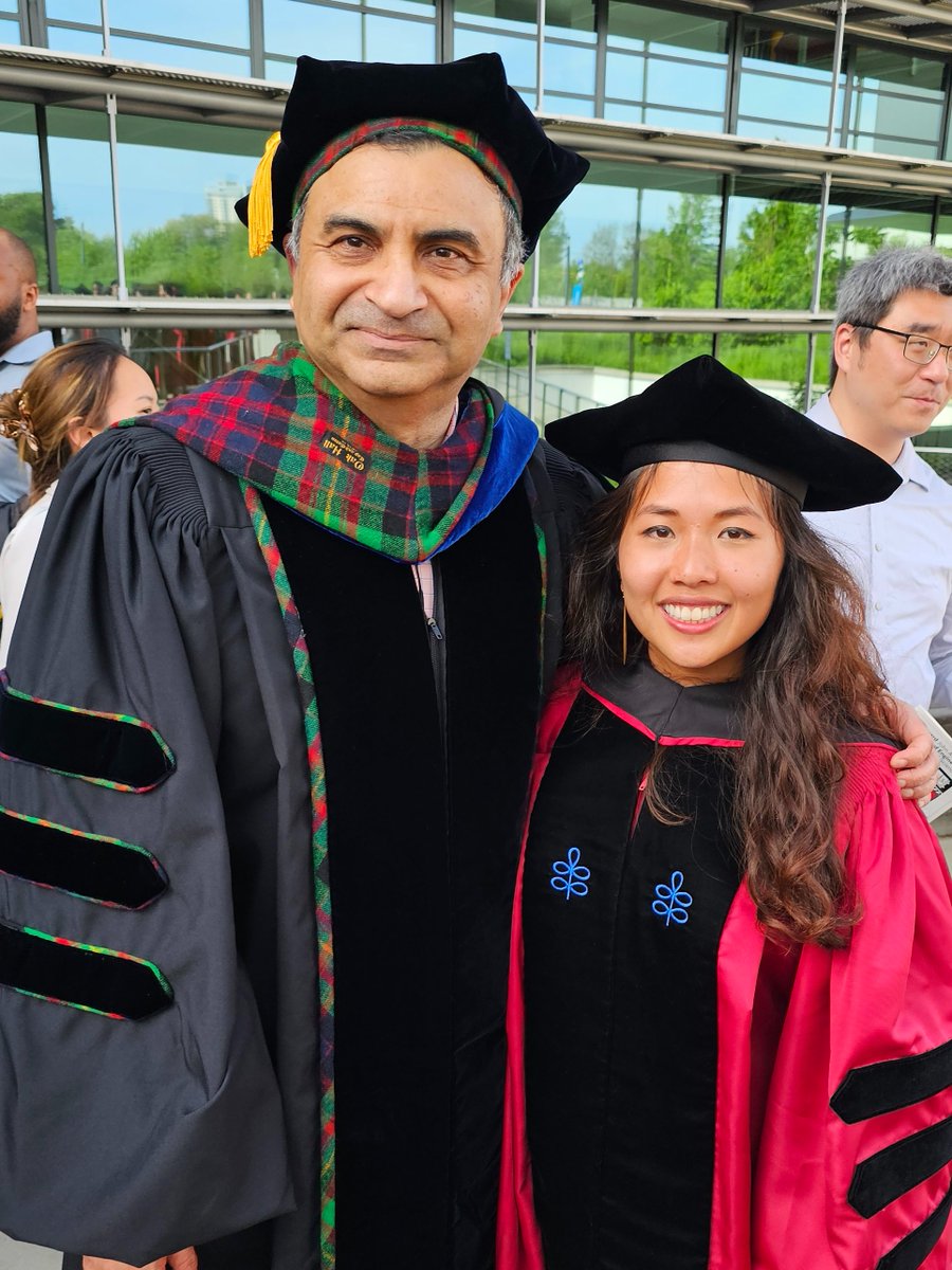 Really fortunate hooding my PhD student Lily Xu (@lilyxu0) at @Harvard at @hseas. Very excited for next steps in Dr Lily Xu's research!