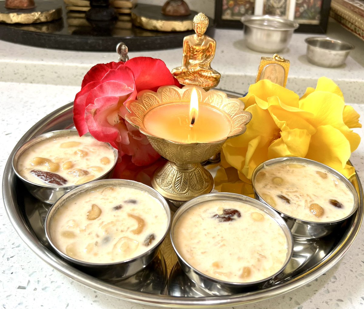 npunwani's tweet photo. Buddham saranam gacchami
Dhamam saranam gacchami
Sangham saranam gacchami
Happy #Vesak #Buddhapurima from the Punwani family https://t.co/4i4HfxD5Nu