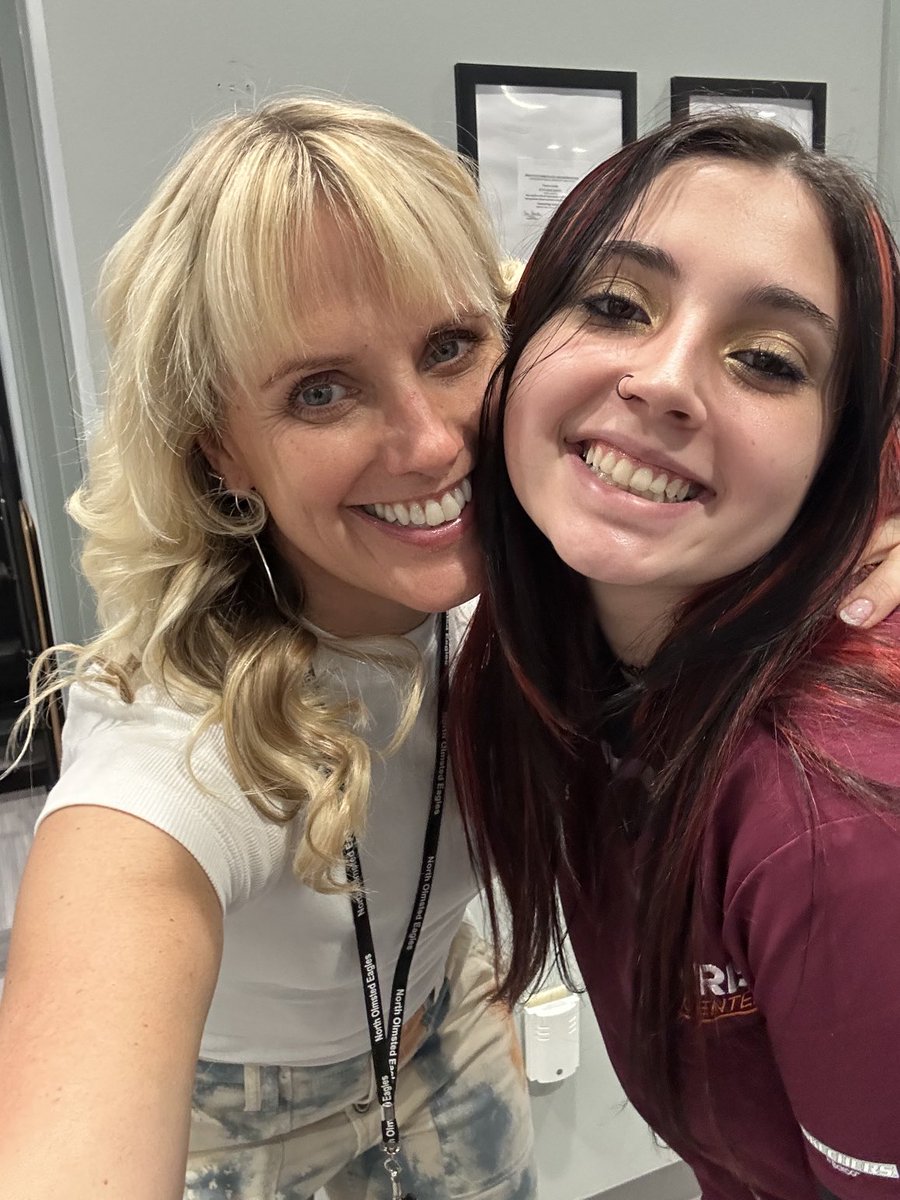 When a student asks you to be their hair model for a project…#blessed!🧡🖤🦅⁦<a href="/NOEagles/">North Olmsted Eagles</a>⁩ ⁦<a href="/NOCSEagles/">NorthOlmstedSchools</a>⁩ ⁦<a href="/KoontzNohs/">NOHS_koontz</a>⁩ ⁦<a href="/JessBarwacz/">Jess Barwacz</a>⁩ ⁦<a href="/CounselorsNOHS/">NOHS Counselors</a>⁩