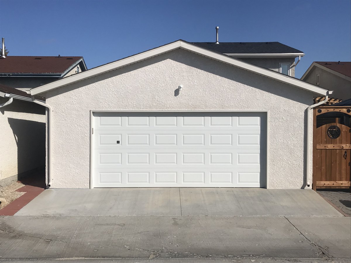 StarRTMHomes's tweet photo. 🚗Room for more than just your ride! Discover our range of durable detached garages. The perfect addition to your home that offers extra storage, or workspace. Call for more details on our garage builds or material package and upgrade your space!
#StarReadyToMoveHomes #Garage https://t.co/RNmsxj1hXX