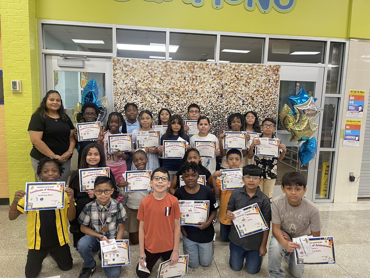 Teamwork Makes the Dream work! Awesome Awards Day! The parents really enjoyed the program. Everything ran just the way we planned! 💜☮️✊🏾💡@SammonsES_AISD @SADubberke @miriAC1014 #LetYourLIGHTShine #MyAldine