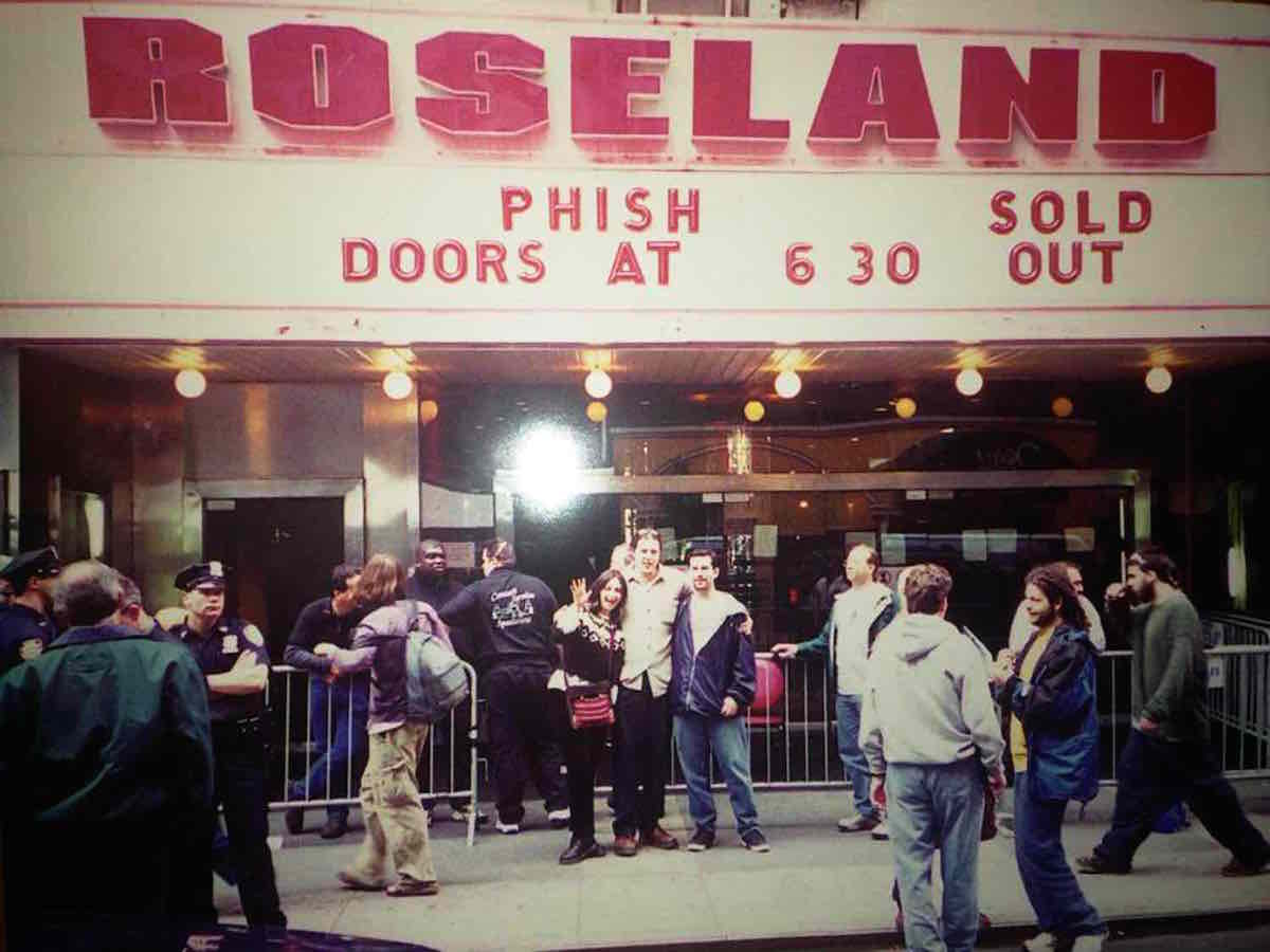 shapsio's tweet photo. 24yrs since #phish 5/23/00 Roseland Ballroom NYC - a @VH1 ‘Hard Rock Live’ taping.  Heads raced out of RCMH1 @RadioCity to line up for Roseland wristbands. https://t.co/bC5uZxhVEs