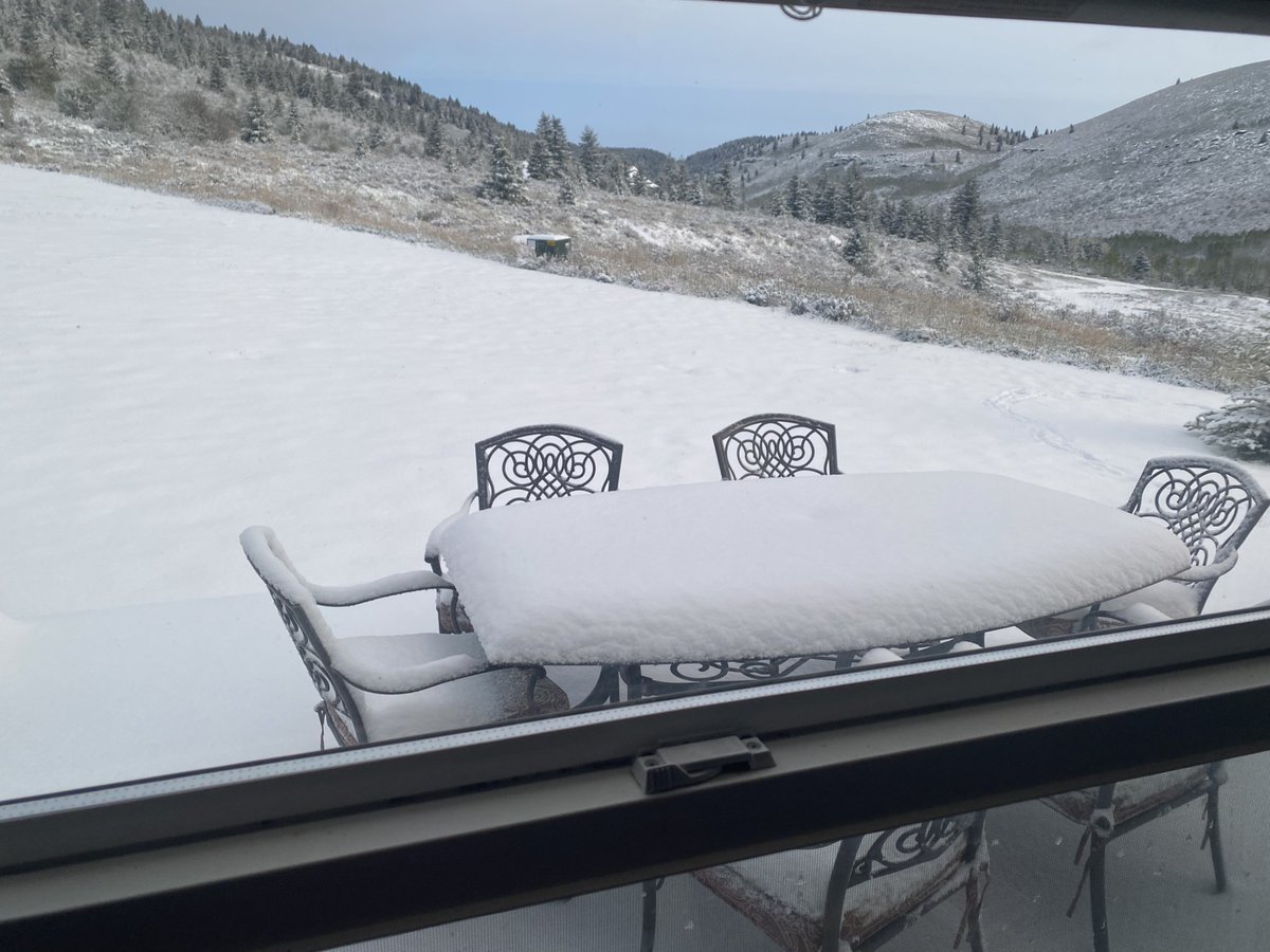 Snow arrived in Spencer, #Idaho the morning of May 23, 2024.
Photo Robin Hillman

#spiritofidaho #photooftheday #spingweather #idahospring #idwx #news3now #localnews8