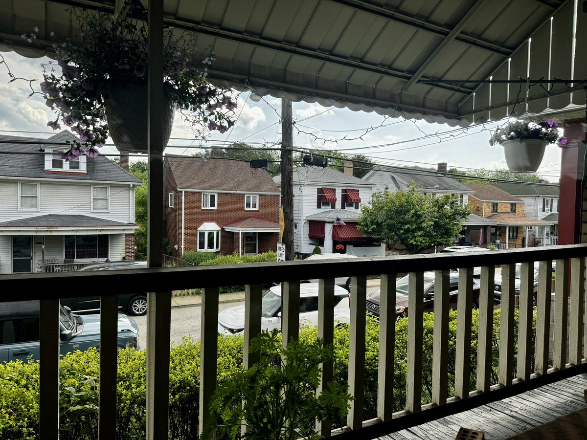 LukeShannon3's tweet photo. I think my summer vacation just started https://t.co/ulU2SmsWQb