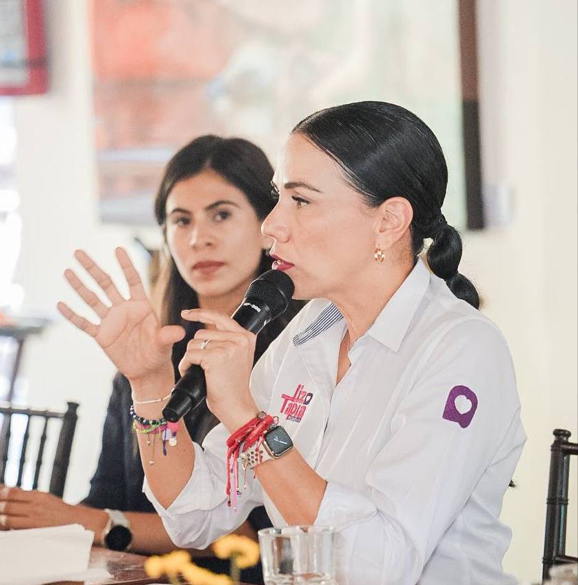 LizetteTapiaC's tweet photo. Vivimos en un paraíso llamado Zihuatanejo, pero hay que cuidarlo. Por eso ante el sector ambientalista acordamos trabajar juntos para implementar acciones a favor del cuidado del medio ambiente mediante la concientización, capacitación y la implementación de nuevos proyectos. 💚 https://t.co/l16npUnJJz