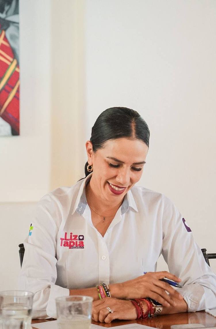 LizetteTapiaC's tweet photo. Vivimos en un paraíso llamado Zihuatanejo, pero hay que cuidarlo. Por eso ante el sector ambientalista acordamos trabajar juntos para implementar acciones a favor del cuidado del medio ambiente mediante la concientización, capacitación y la implementación de nuevos proyectos. 💚 https://t.co/l16npUnJJz