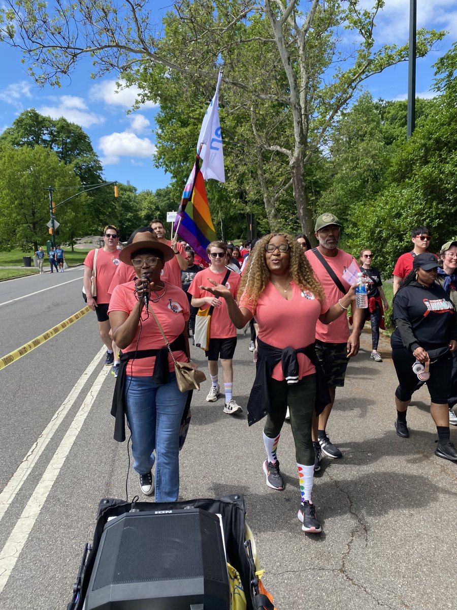 open_pride's tweet photo. Our NYC chapter outdid themselves at this year's @aidswalkny! The team nearly doubled their fundraising goal placing them among the top 10 🏆 A huge thank you to the incredible members, star walkers, and all of the awesome agencies within the network who donated. Way to go, NYC! https://t.co/VglN3ANjRu