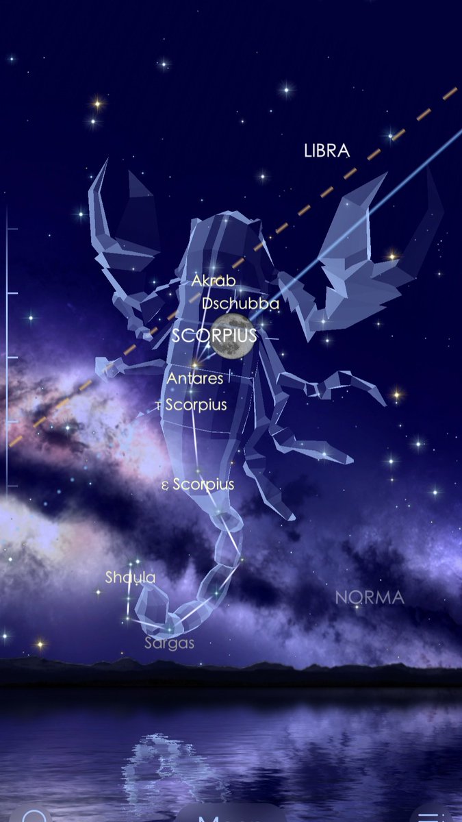 #tonight 
Antares next to Moon in the heart of Scorpio

#StarWalk