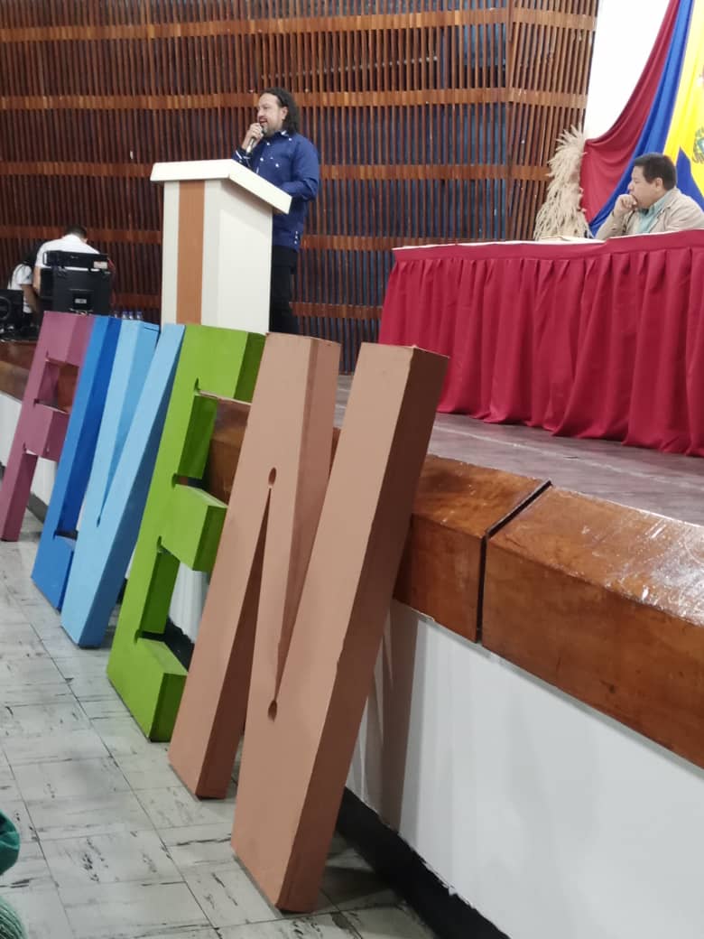 #Enfotos | inicia el acto de inauguración de la #Filven capitulo Lara, con presencia del Ministro Ernesto Villegas.
<a href="/filven_cultura/">FILVEN</a> se desarrolla en las instalaciones de la BPC Pío Tamayo.

-
#LeerNosReencuentra
#CreoEnVenezuela