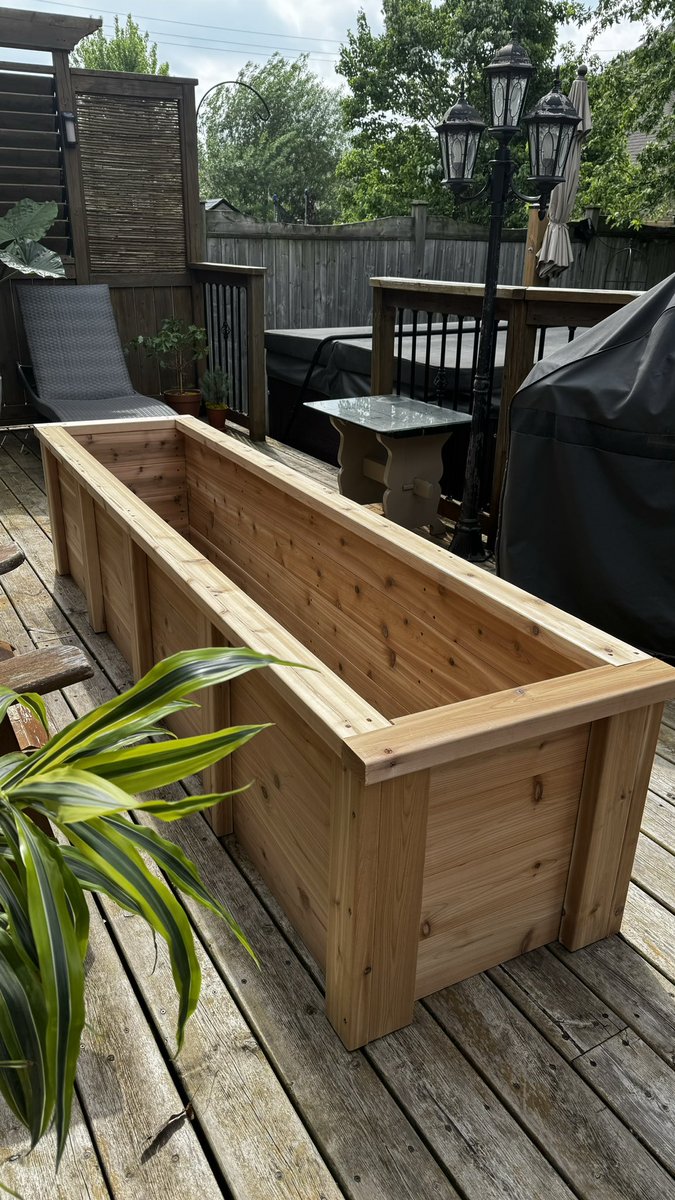 GardeningGenie's tweet photo. New raised planter box going in! 🙌🏼 ***thanks to my helpers (you know who you are ♥️)
#plants #Gardenlife #ontariogardens #raised #planterbox https://t.co/Up83v6i9mw