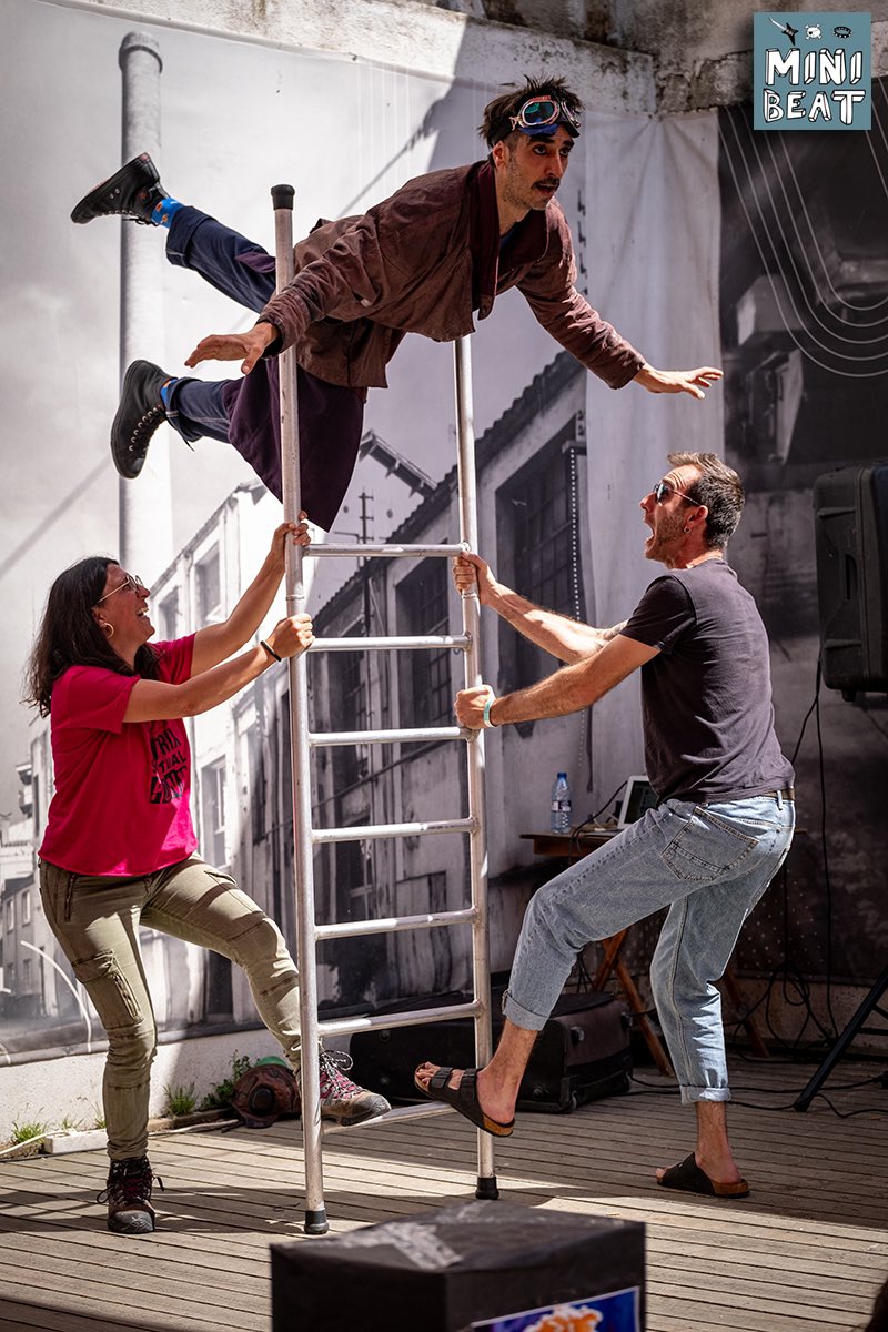 minibeatfest's tweet photo. L’Aguus i el seu Circ Volaré van deixar al públic del MiniBeat sense paraules!. Malabars, circ i música amb una bona dosi d’humor.
📸 @sergipalau
7è FESTIVAL MINIBEAT
🎯 Granollers · 5/5/2024 #MiniBeat2024
⚡️https://t.co/aFgW5hO5eT https://t.co/sjAjXoKvOU