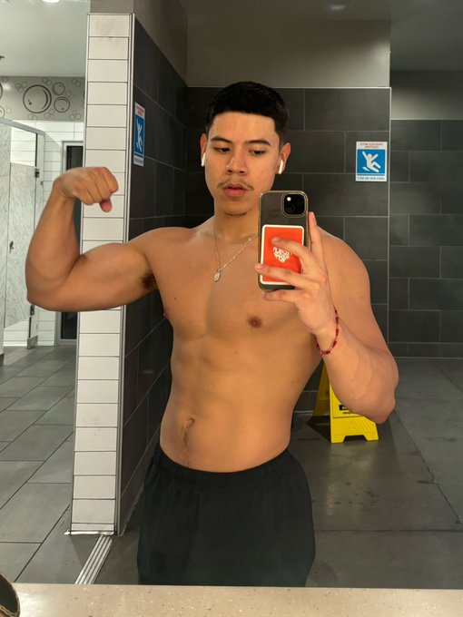 Watch 💌's leaked NSFW photo on TwXstars