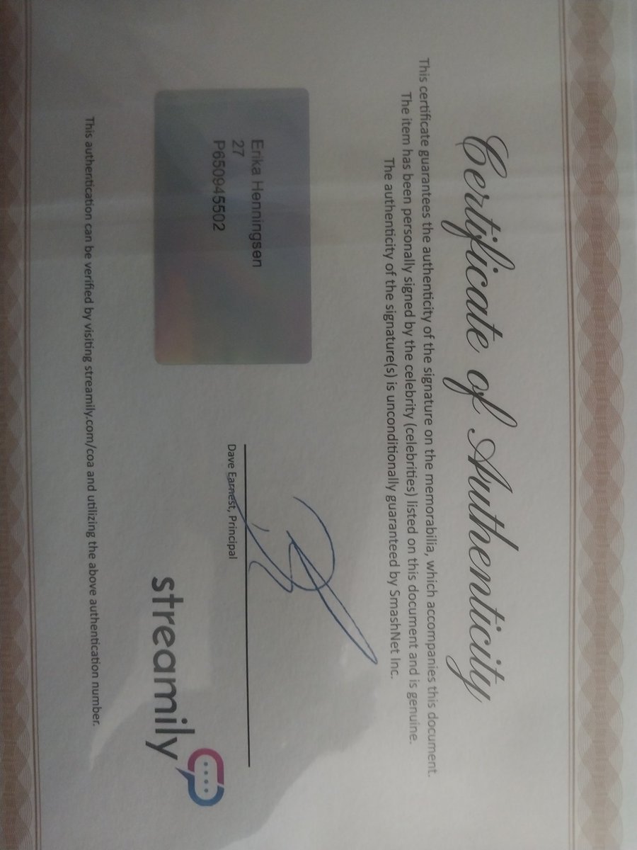 PabloM72256's tweet photo. My @StreamilyLive autograph signing from @ELHenningsen came today, and I am so happy with this message 😄😄😄 Thank you, Erika Henningsen!!! https://t.co/xOp2TG7X9e