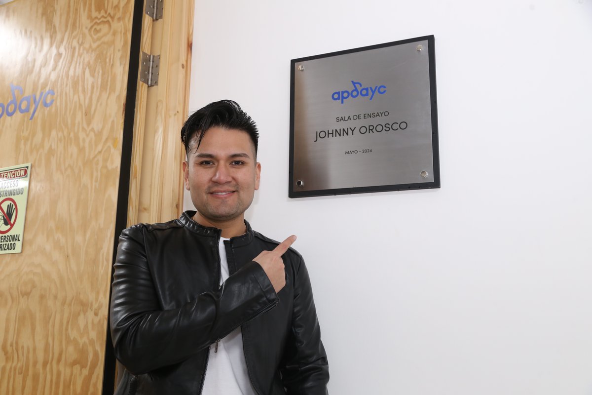 apdaycperu's tweet photo. Reinaugurado el legendario estudio de grabación de APDAYC en Lima. Renovado y actualizado, este icónico espacio continúa su legado en la música peruana. celebraron su importancia histórica. ¡Nuevas generaciones de artistas bienvenidas! #APDAYC #MúsicaPeruana https://t.co/HqBAgaBzZD