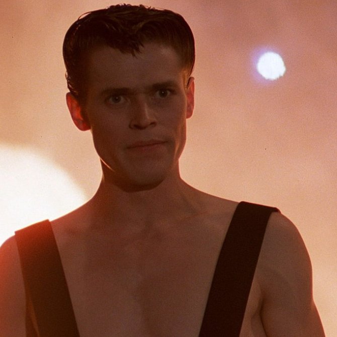 oleivarrudi's tweet photo. Willem Dafoe as a demonic greaser in Streets of Fire, casually influencing decades of Japanese anime punk hairstyles: https://t.co/sJzQmjcWPp