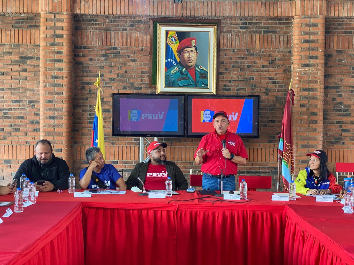 torrealbaf's tweet photo. 23May || Sostuvimos reunión de Trabajo con el equipo Político del @PartidoPSUV y la @juventudPSUV de #Carabobo en conjunto con todo el Equipo parroquial de Güigüe y Municipal de Carlos Arvelo  ¡Experiencia y Juventud es la clave del PSUV!
#CreoEnVenezuela 🇻🇪
@NicolasMaduro https://t.co/fBhojBhEQO