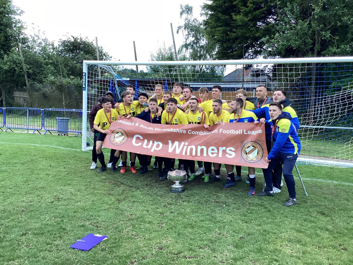 DICK PARSONS CUP FINAL

WALKIES 2-1 ARROW SPA

WEVE DONE IT, not only have we beaten arrow spa for the first time but we’ve beaten them so bad they’ve folded.
Worldie of a performance from the ⭐️ Boy Henry Gibson and comes away with motm!

#DippleBall Prevails
Onto next year💛💙