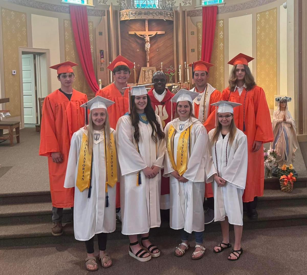 UPNorthTRV906's tweet photo. This Was Taken At St. Joseph Catholic Church In Michigan On Sunday Morning With My Fellow Classmates With Our Cap And Gowns On. β€οΈπ₯°π₯Ί
#ClassOf2024 #HighSchool #HighSchoolGraduates #MidPen #MidPenHighSchool #Michigan #UpperMichigan #Graduates #SundayMorning #Sunday #Church https://t.co/W6fF23LLUy