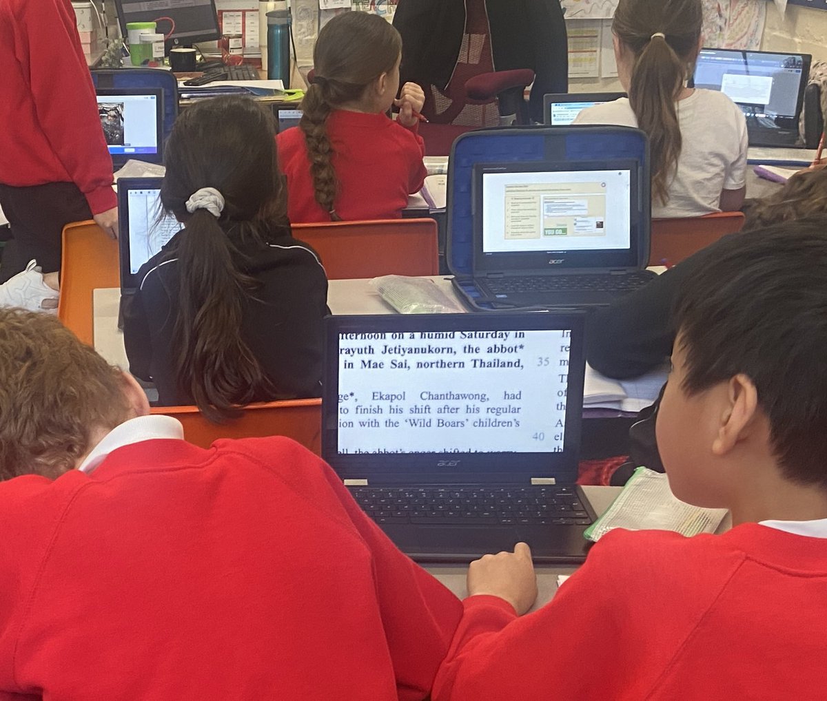 AcademyDanielle's tweet image. #Fascinating Multiple ways pupils chose to engage with the same text during a literacy lesson using #OrbitNote. Loved the blended approaches; technology to accelerate vocab acquisition, thinking &amp;amp; peer discussion, then written format to complete their ideas. A joy to visit! 👏
