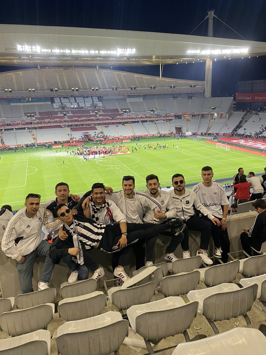 Kupalar Bahane Sancağın Göklerde 🦅