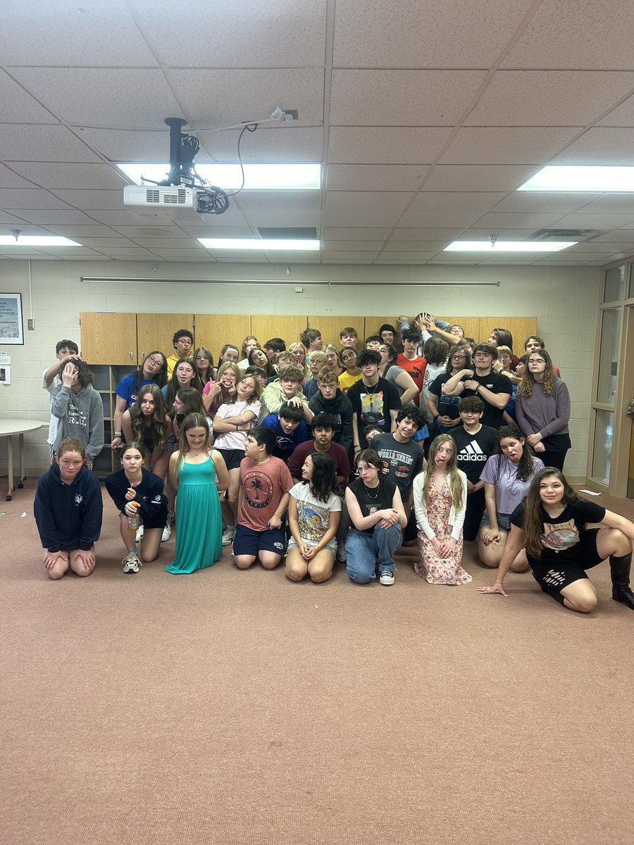 MrsGray_RMS's tweet image. The end of the school year always brings a flood of emotions. Excitement. Sadness. Joy. Pride. Anticipation. Love.
Our community fit so well together and it is a year I will always cherish! Thank you 7/8 for a great year. 🫶🏼🫶🏼🫶🏼
#year12 #montessori @mps_russell @Clairekenken