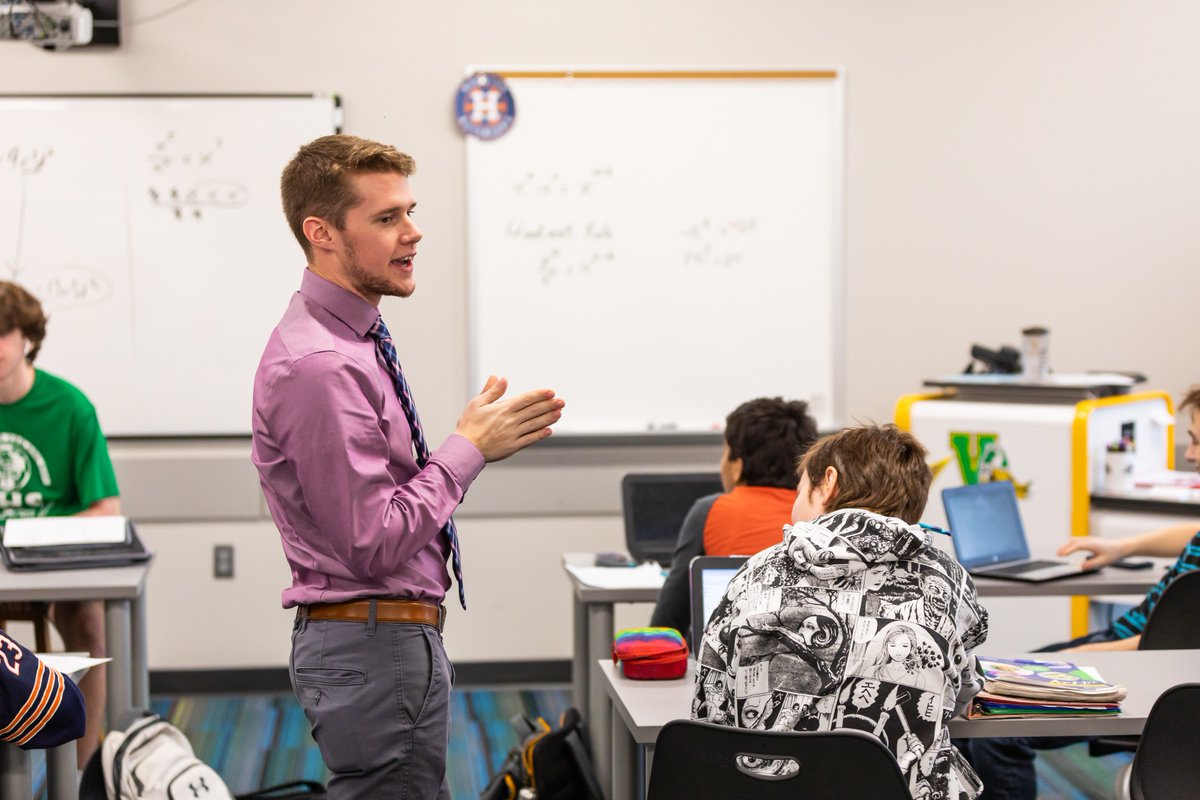 Called to educate AND engineer? Do both with Valpo’s new engineering education minor 🍎 With a requirement of just 18 credits, students majoring in elementary education will be prepared for licensure to teach engineering topics after graduation! bit.ly/engineeringedu…
