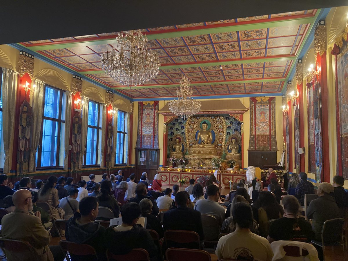 We joined members of ⁦<a href="/KSDLondon/">KSDLondon</a>⁩ for a prayer session on the occasion of Vesak (Saka Dawa) Full Moon Day to earn collective merit and pray for world peace. Together we offered butter lamp offerings at the centre.