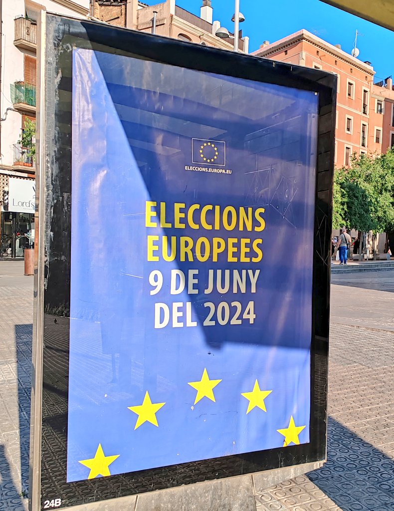 Comencem dies de reflexió i compromís respecte quina #Europa volem pels propers anys🇪🇺 Tothom s'hauria de fer seu el missatge del Parlament Europeu: no donem la democràcia per descomptada Des de #Manresa també ens hi afegim amb aquests panells👇 #FesServirElTeuVot #EleccionsUE