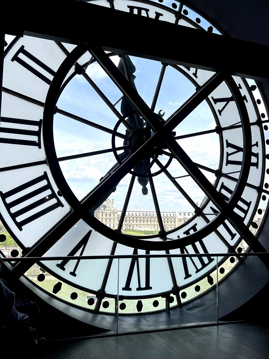Mathias_thl's tweet photo. je demanderai en mariage ma futur femme devant l’horloge du musée d’orsay avec silence en fond https://t.co/L5r0KpQkli