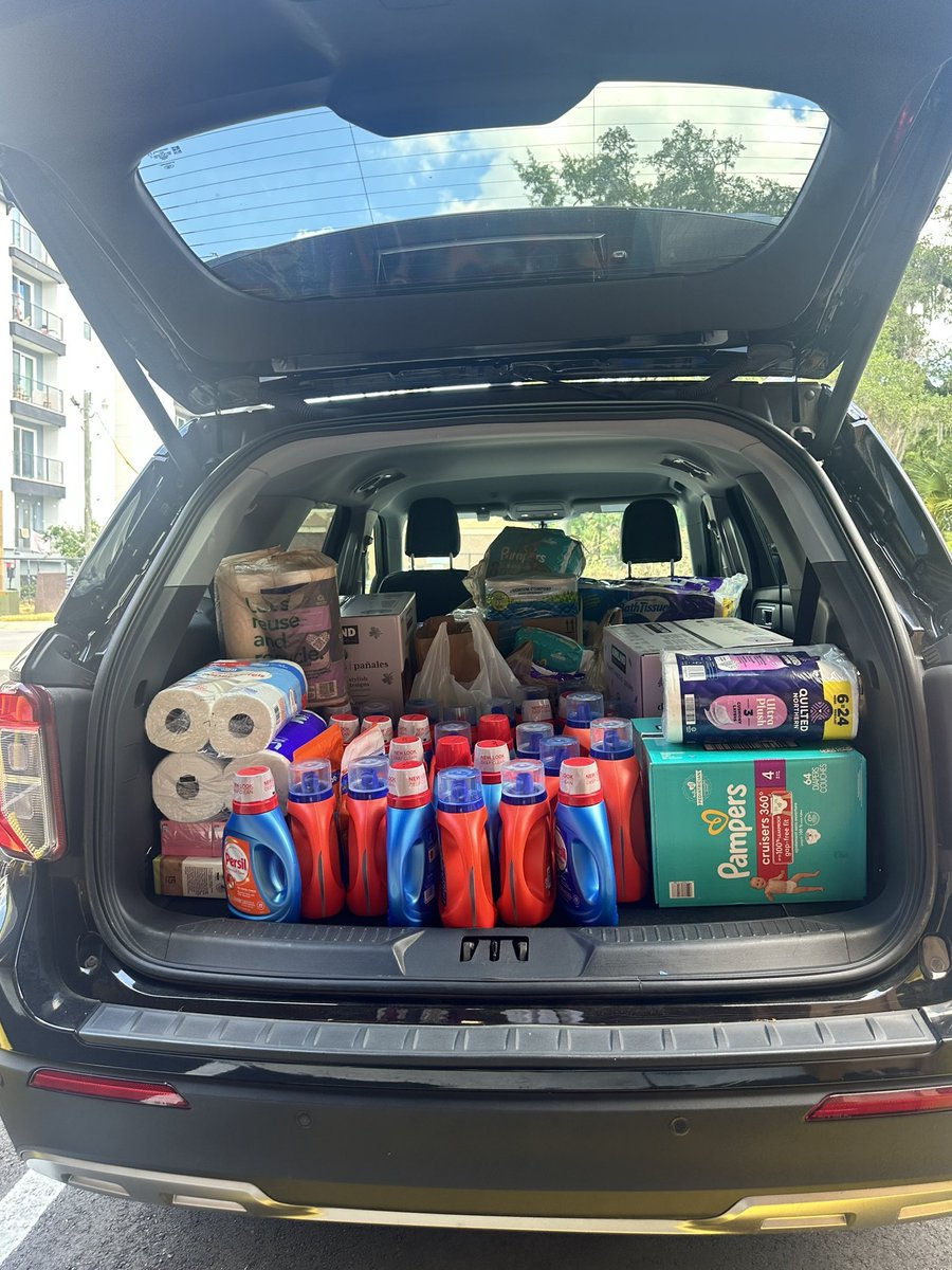 KeepClimbingff's tweet image. Thank you @garnetandgold and everyone who helped collect donations for those impacted by the recent  tornadoes in Tallahassee! Together we can help others #KeepCLIMBing 🍢🤝