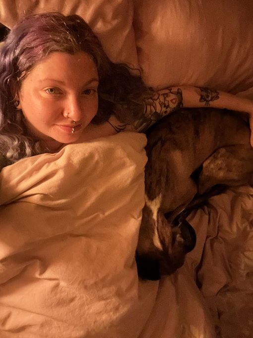 It&rsquo;s cuddle time 🙌🏻🙌🏻 https://t.co/Tv1LMghLoU<a href="/tag/fuckthetories"class="tags"><span>#fuckthetories</span></a>