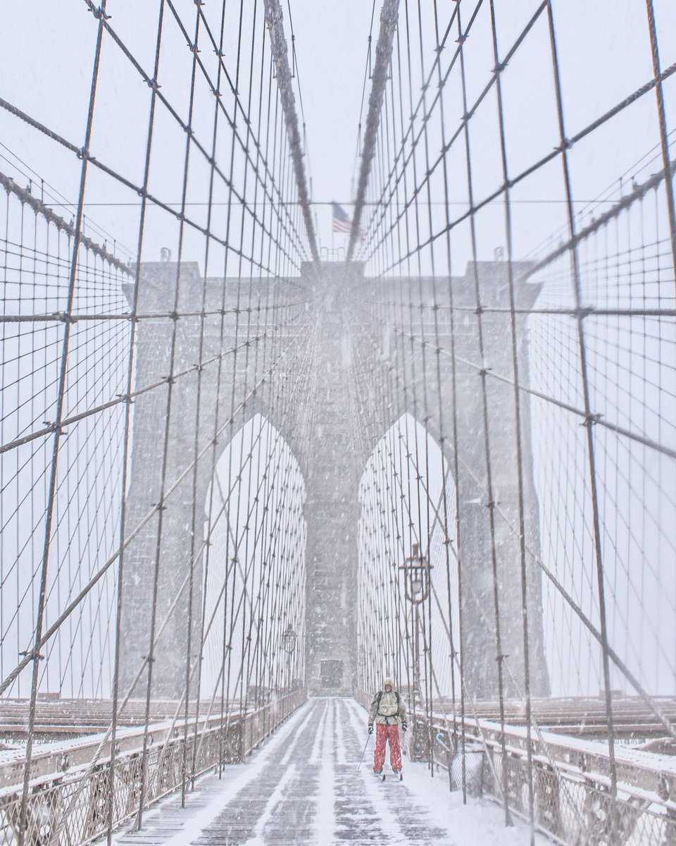 Happy 141st Birthday to the Brooklyn Bridge 🎂
 #brooklynbridge #nyc #newyorkcity