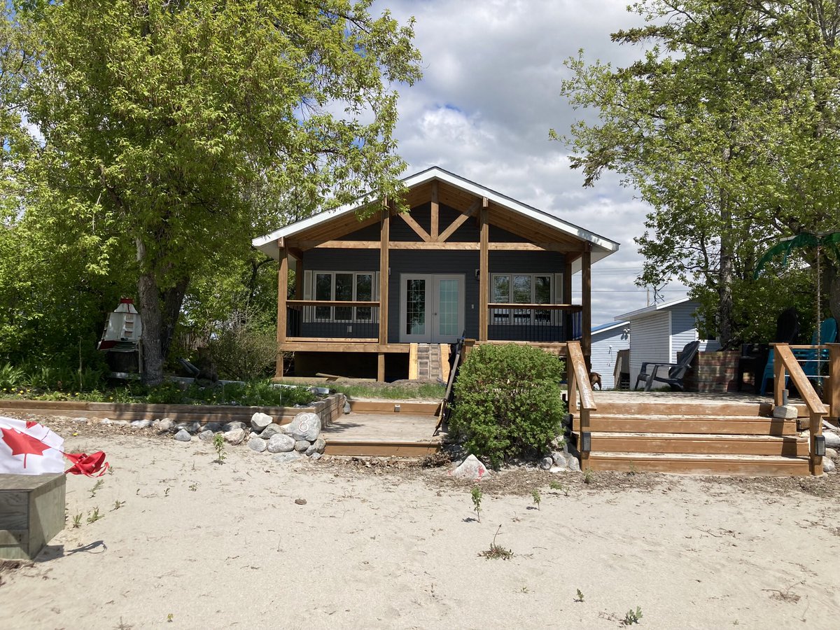 JudyJansenwpg's tweet photo. So this happened yesterday. Thank you @StarRTMHomes and Reimer Building Movers. We been planning this for so many years and turned out so great. 💕 https://t.co/Vu0Pa3KhU5