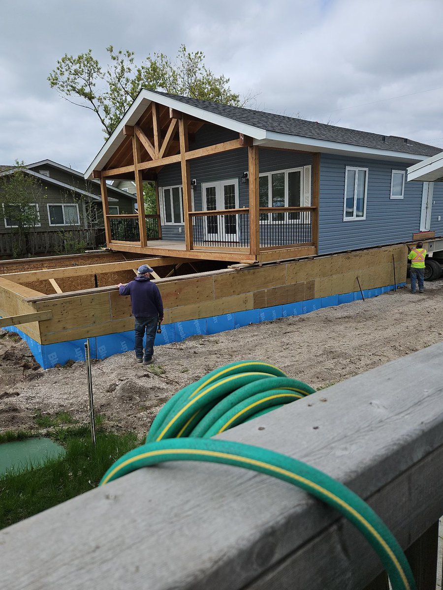 JudyJansenwpg's tweet photo. So this happened yesterday. Thank you @StarRTMHomes and Reimer Building Movers. We been planning this for so many years and turned out so great. 💕 https://t.co/Vu0Pa3KhU5