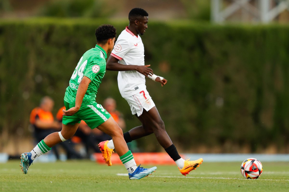 CRÓNICA | La prórroga esta vez dio la espalda y el #SevillaFCJuvA no estará en la final de la #CopadeCampeones (1-3). Más info ➡️ sevillafc.es/actualidad/not… #CanteraSevillaFC #WeareSevilla