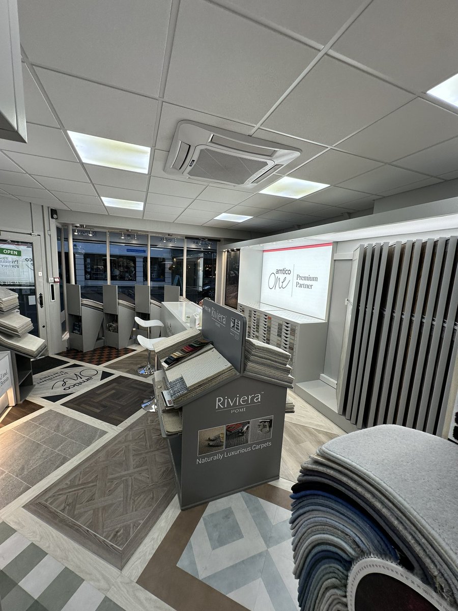 Simplefloorsuk's tweet photo. We have been busy refreshing our Reigate showroom, we are now an Amtico One Premium Retail Partner. 

Take a seat at our design table.
#amtico #amticoflooring #reigate https://t.co/ILStyFr7dX