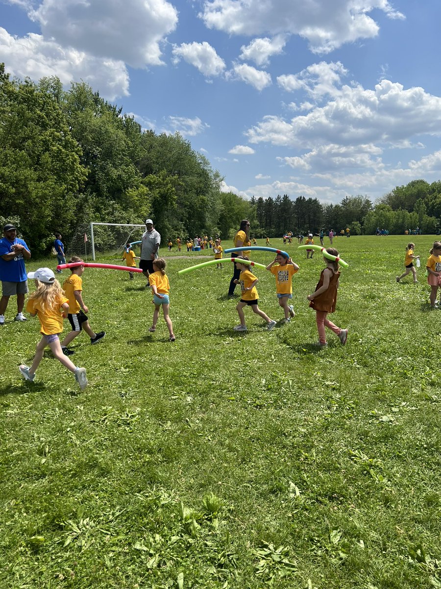 Lexie Kroll (@misskrollvv) on Twitter photo What an AMAZING afternoon of fun at Field Day! Valley View is incredibly lucky to have someone like <a href="/LotzOfPE/">Mr. Lotz</a>. Thank you for all the hard work that gets put into creating these events! It was awesome to see so many parent helpers from our classroom today too! 💙 #viewourstory What an AMAZING afternoon of fun at Field Day! Valley View is incredibly lucky to have someone like <a href="/LotzOfPE/">Mr. Lotz</a>. Thank you for all the hard work that gets put into creating these events! It was awesome to see so many parent helpers from our classroom today too! 💙 #viewourstory