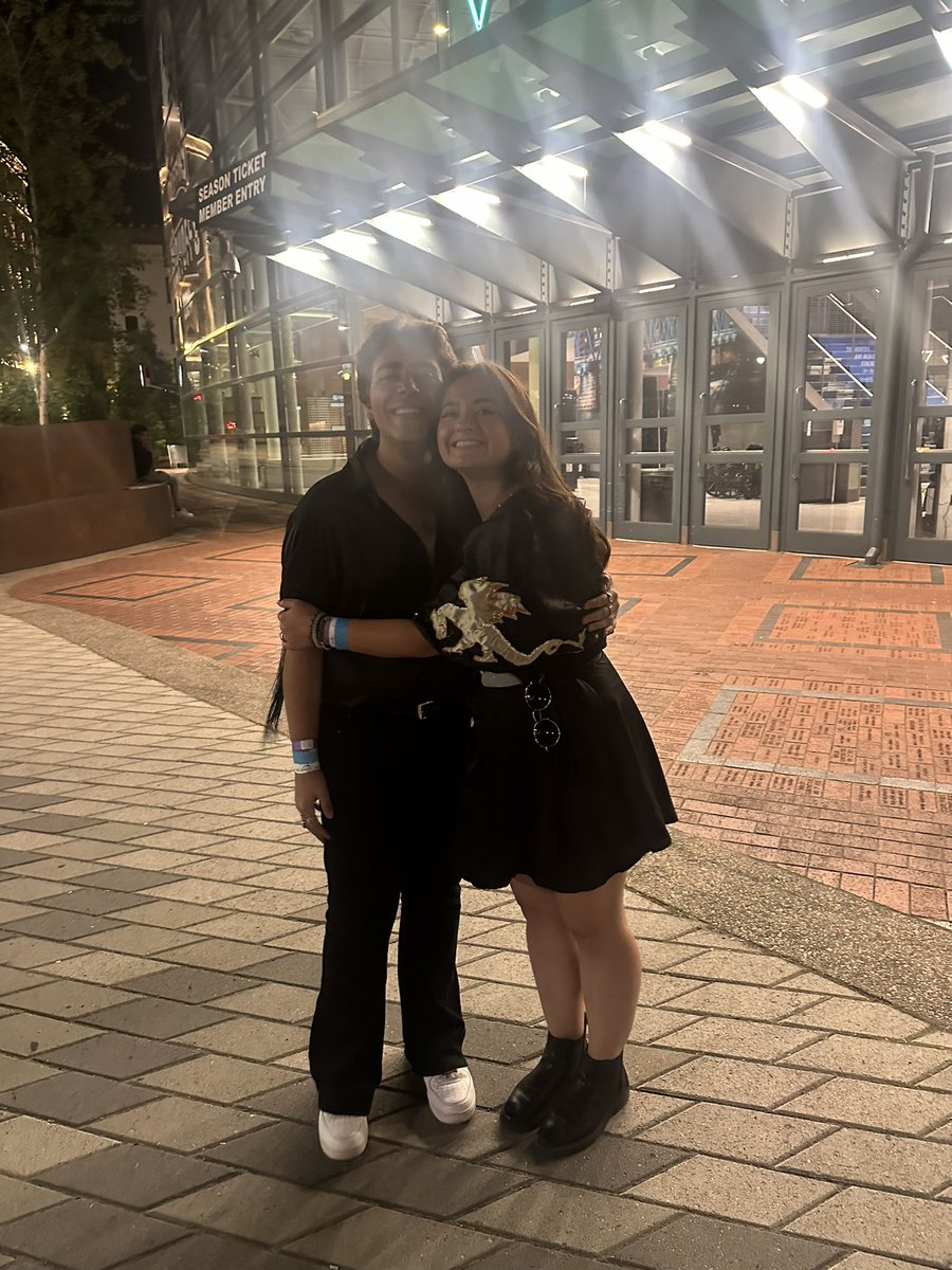 ageofmanny's tweet photo. here goes nothing !

✰ manny, he/him, 21, fl
✰ leo
✰ scwt gr and ct
✰ the falling sky, farewell for now, when the curtain falls
✰ got a smooch from josh my first show
✰ certified yapper https://t.co/XWmJZ8V95V