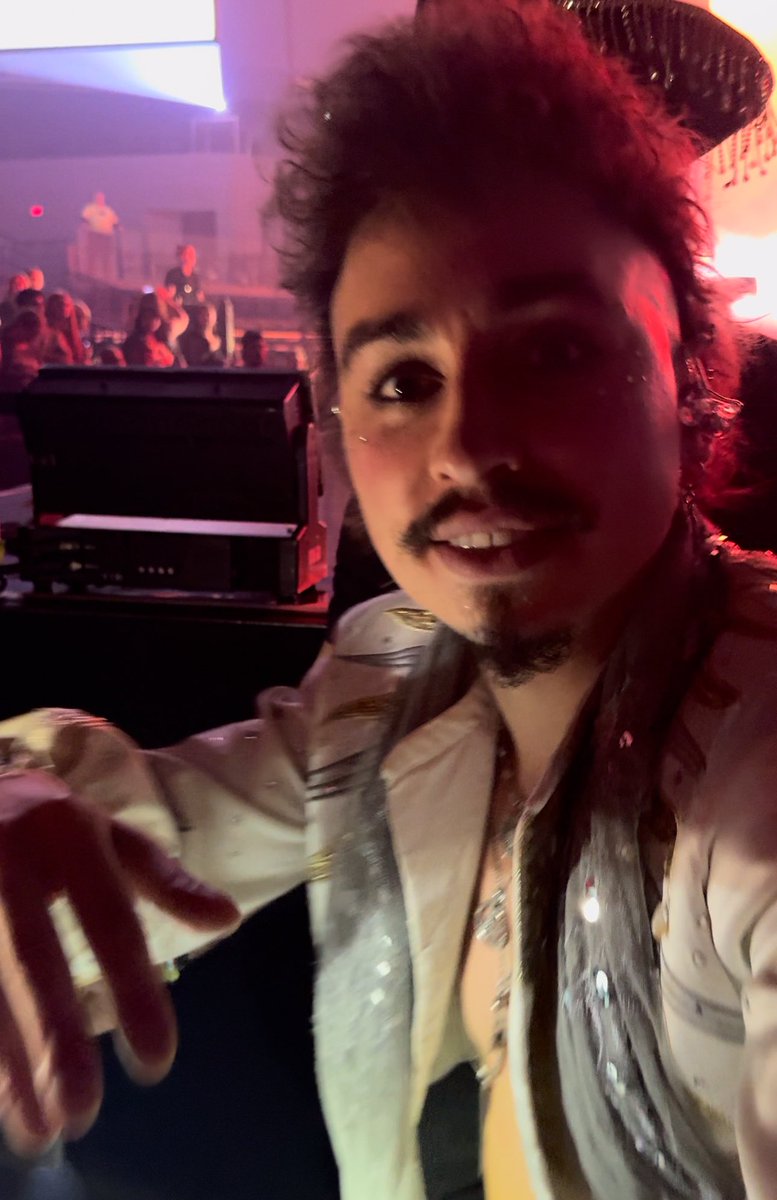 ageofmanny's tweet photo. here goes nothing !

✰ manny, he/him, 21, fl
✰ leo
✰ scwt gr and ct
✰ the falling sky, farewell for now, when the curtain falls
✰ got a smooch from josh my first show
✰ certified yapper https://t.co/XWmJZ8V95V