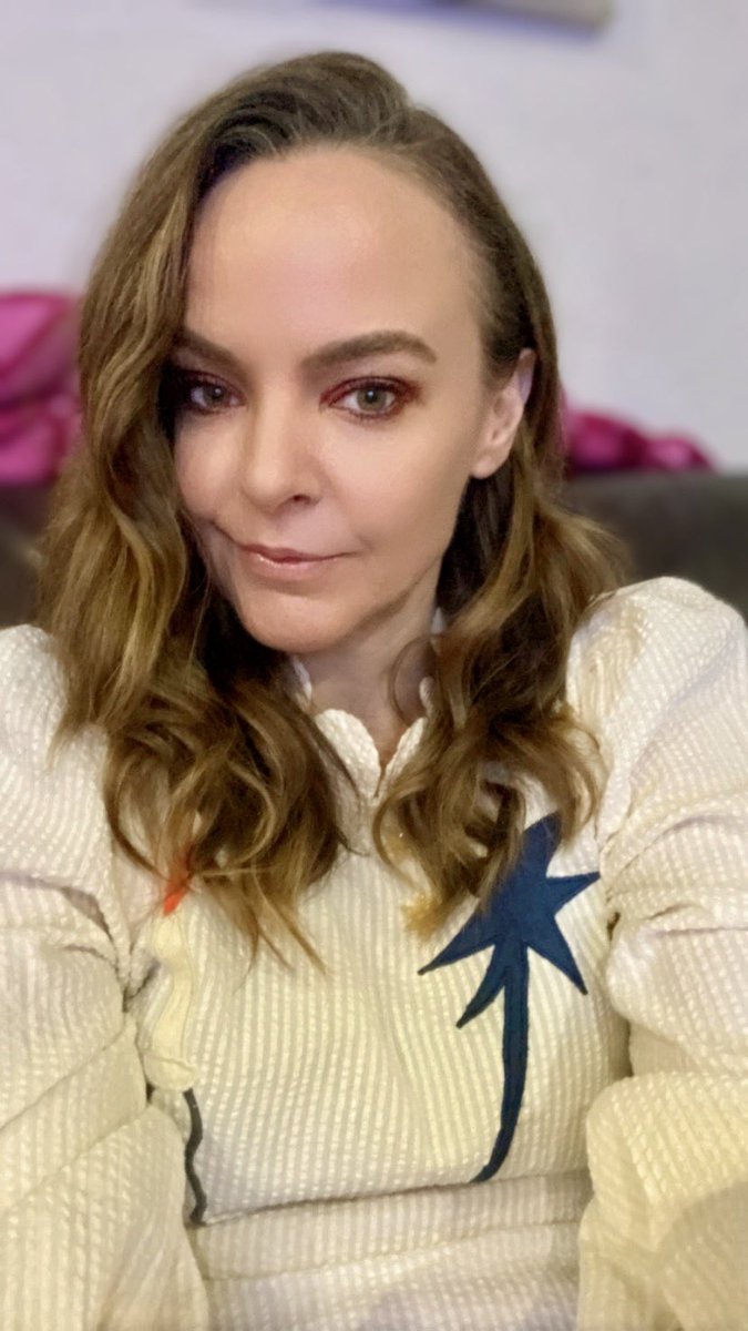 AngelaBelcamino's tweet image. I’m 42, single, child-free, fulfilled, a BOLD LIB, and wildly successful. 

Look into my eyes…

What do you see?