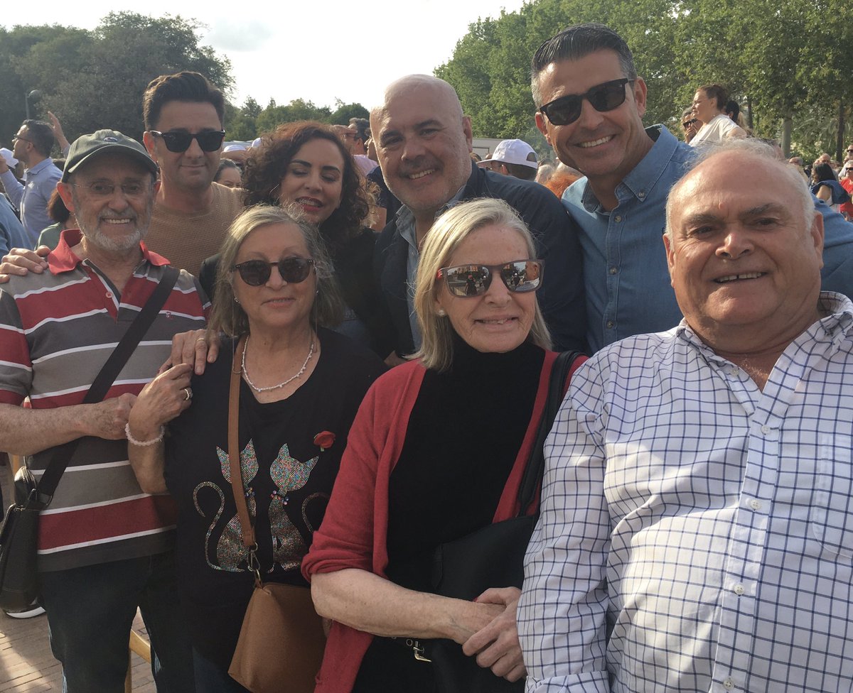 psoeBenimaclet's tweet image. Ambientazo en Valencia #Mitin Inicio Campaña Elecciones Europeas 🇪🇺
Con una #MilitanciaActiva imparable 
A por #MasEuropa