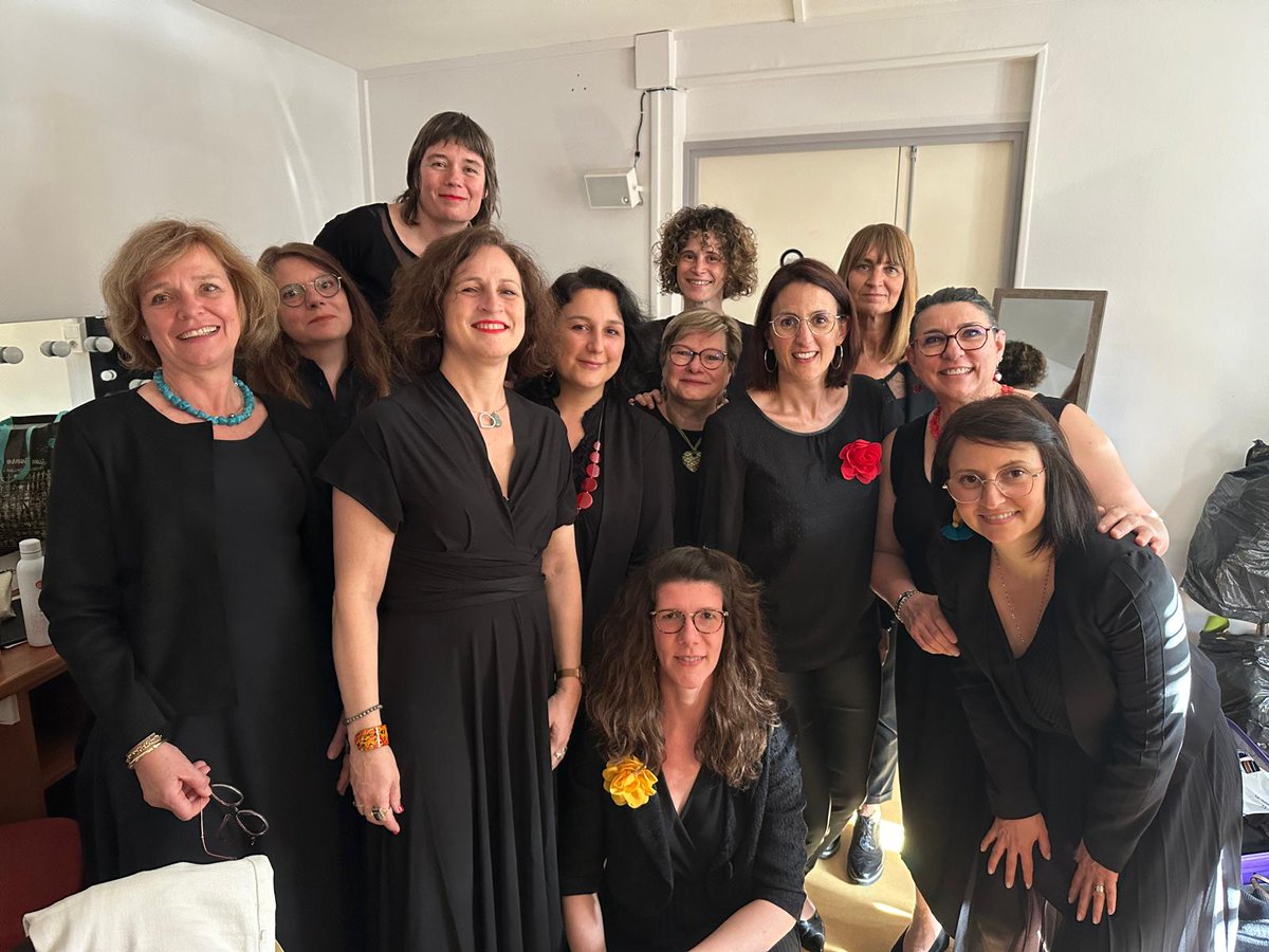 Retour en photos sur le très beau concert du chœur académique <a href="/acgrenoble/">Académie de Grenoble</a> au théâtre Ponsard. Merci à Mme la Rectrice pour son soutien <a href="/HeleneInsel/">Hélène Insel</a> et notre prestigieux partenaire <a href="/SpiritoMusic/">Spirito</a>. <a href="/patrice_gros/">Patrice GROS</a> <a href="/IAuzies/">Ingrid Auzies</a> #planchoral