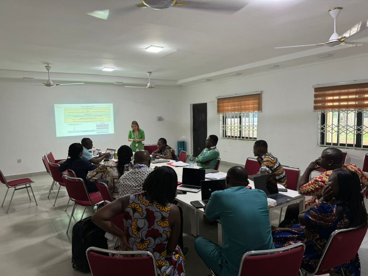 becca_jopling's tweet photo. In April we had a fantastic week at the Navrongo Health Research Centre training and learning from each other for the Youth In Mind trial. We will test the feasibility &amp; acceptability of a task shifted intervention for depression for adolescents age 15-18 https://t.co/X0m6wbXAx5 https://t.co/A7HwfY8N5g