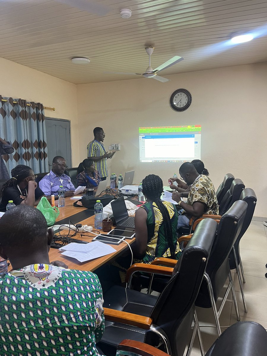 becca_jopling's tweet photo. In April we had a fantastic week at the Navrongo Health Research Centre training and learning from each other for the Youth In Mind trial. We will test the feasibility &amp; acceptability of a task shifted intervention for depression for adolescents age 15-18 https://t.co/X0m6wbXAx5 https://t.co/A7HwfY8N5g